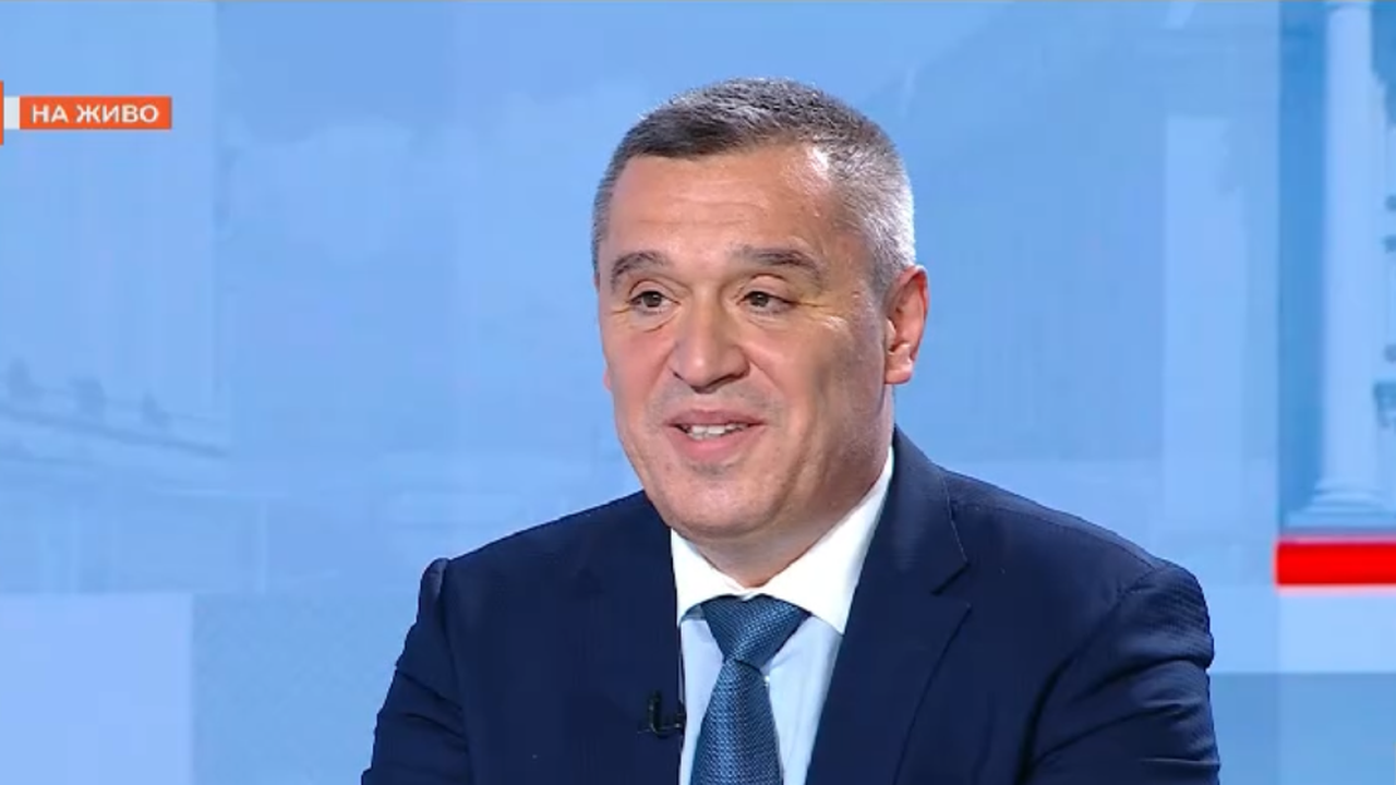 Министър Тахов: 32000 хектара площи пострадаха от градушките тази година, време е да помислим за застраховка на продукцията си